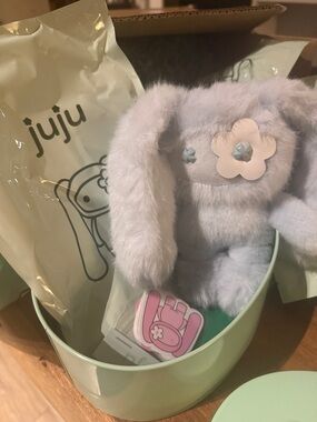 CJ Hendry Juju Easter « Pammy » Sold out collectible.